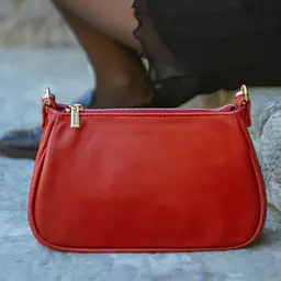 Roza personalizowana mała torebka skórzana na ramię
