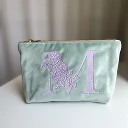 Kosmetyczka FLAT welurowa mietowa z monogramem litera M